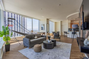 Elegant 28th Floor High Rise, Gym, Parking, Pool, Golf